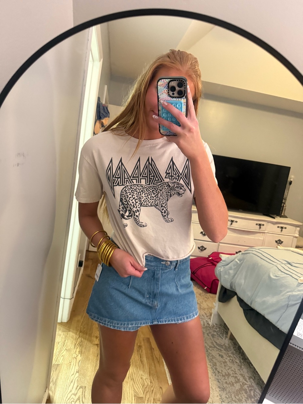 Graphic Leopard Tee in Cream